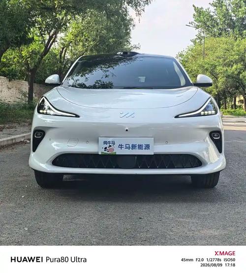 2025款智己ls6二手車,新勢力豪華經(jīng)典雋永,底價(jià)16.58萬